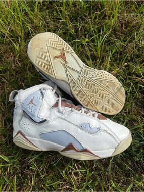 CLEAN Air Jordan size 7.5 Womens True Flight Metallic Bronze 2017 shoes